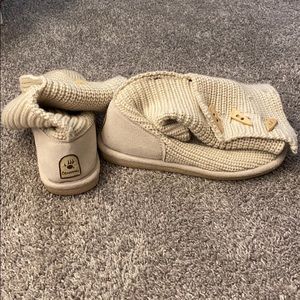 Bear paw knit slip on boots